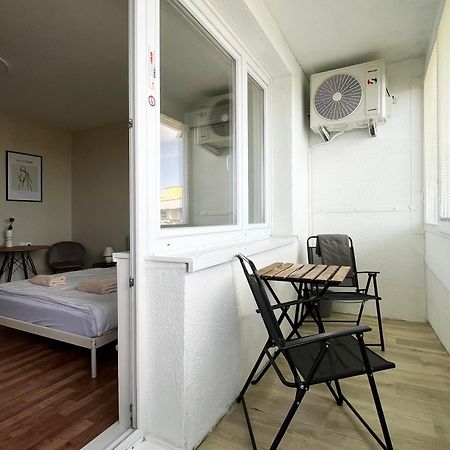 Air-Conditioned Studio, Close To City Centre & Tram Stop บราติสลาวา ภายนอก รูปภาพ